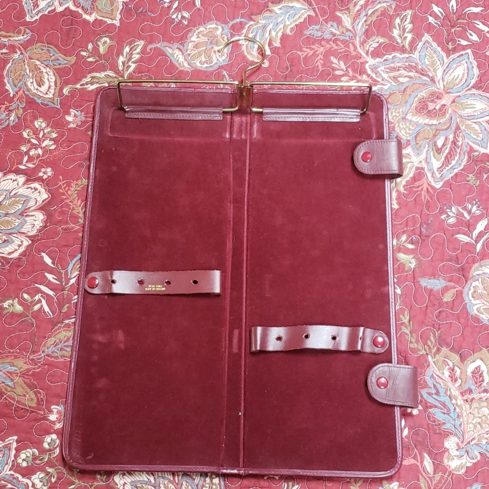 EUC- Vintage 1980's Leather Trimmed Travel Tie Valet